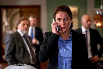 Ep18_Birgitte-on-phone